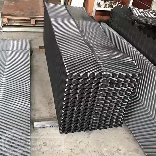 Tấm tản nhiệt tháp giải nhiệt Seagull được sản xuất theo dây chuyền nên giá cả rất phải chăng